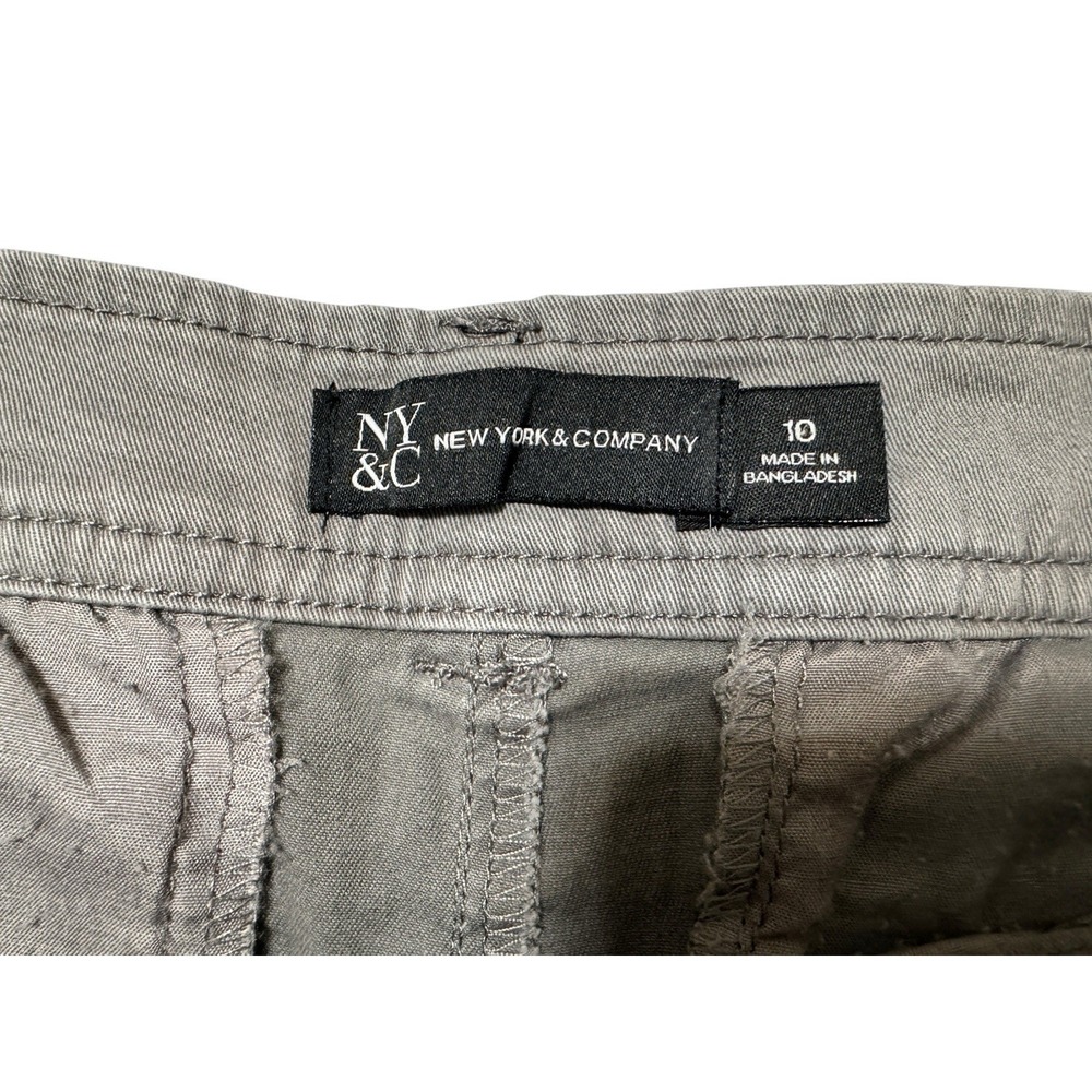 NY &‎ Co Chino Shorts Womens 10 Gray Cotton Stretch Flat Front Pockets - Picture 2 of 10